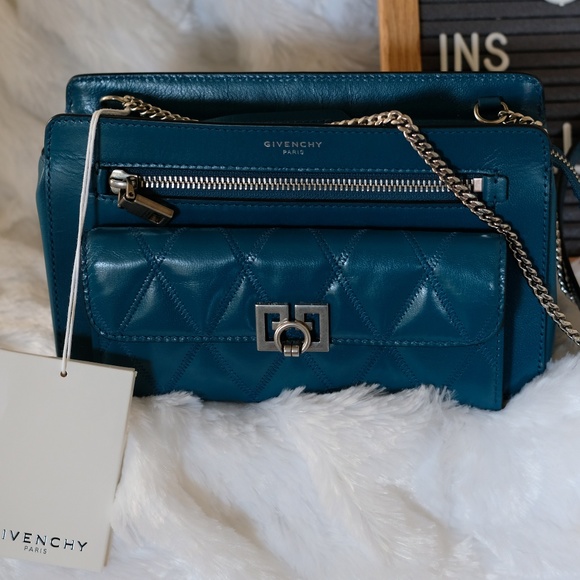 ⛔️SOLD ⛔️ Givenchy-Pocket quilted Crossbody Bag - Picture 1 of 8